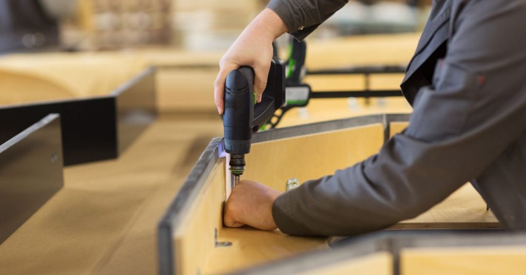 Como Montar Guarda-Roupa em São Bernardo do Campo: 5 Passos e Dicas capa montador de moveis em São Bernardo do Campo